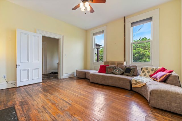 2738 MOUNT ROYAL ROAD, Squirrel Hill, PA 15217