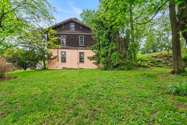 2738 MOUNT ROYAL ROAD, Squirrel Hill, PA 15217