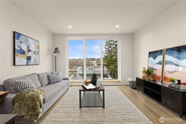 2273 14th Avenue W, Seattle, WA 98119