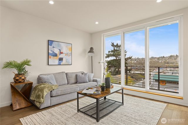 2273 14th Avenue W, Seattle, WA 98119