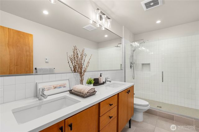 2273 14th Avenue W, Seattle, WA 98119