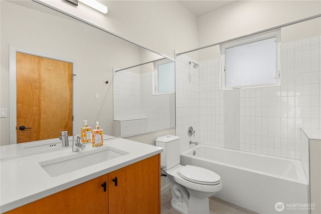 2273 14th Avenue W, Seattle, WA 98119