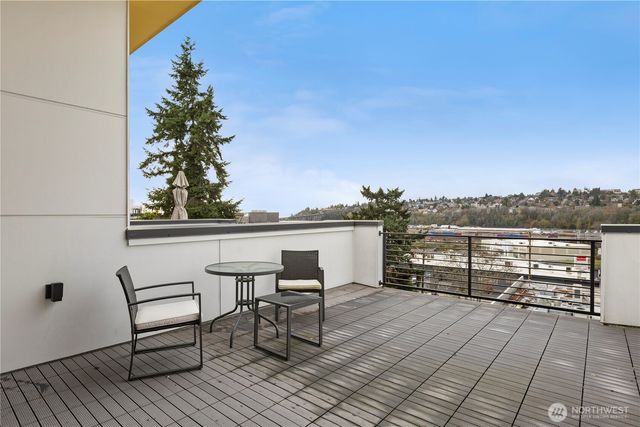 2273 14th Avenue W, Seattle, WA 98119