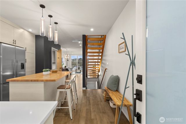 2273 14th Avenue W, Seattle, WA 98119