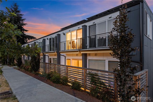 2273 14th Avenue W, Seattle, WA 98119