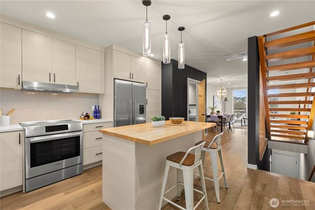 2273 14th Avenue W, Seattle, WA 98119