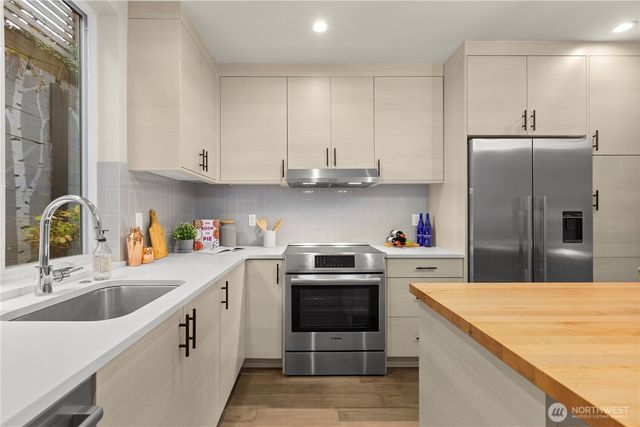 2273 14th Avenue W, Seattle, WA 98119