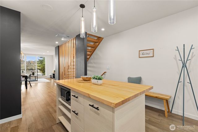 2273 14th Avenue W, Seattle, WA 98119