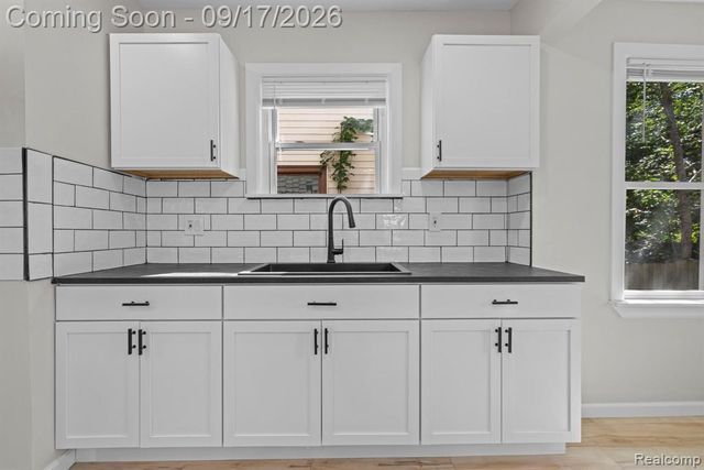 2351 Sharon Street, Detroit, MI 48209