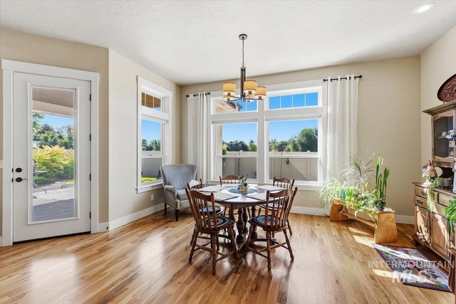 925 W Mollywood Dr, Nampa, ID 83686