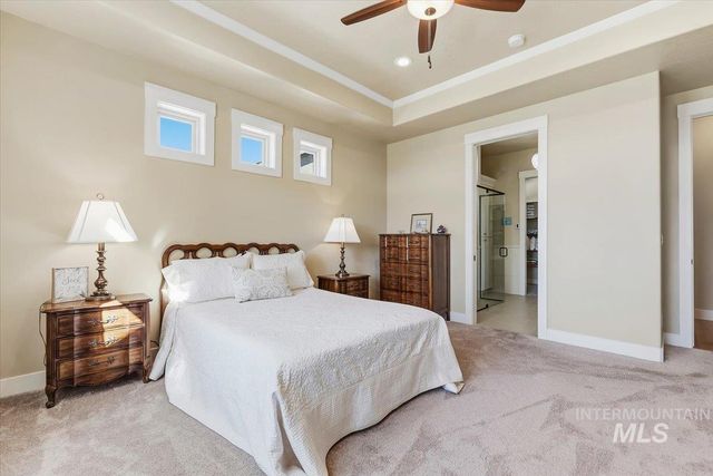 925 W Mollywood Dr, Nampa, ID 83686