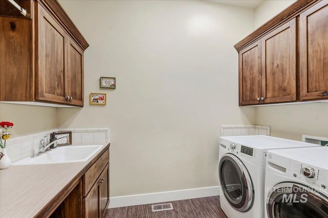 925 W Mollywood Dr, Nampa, ID 83686