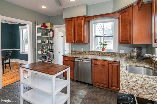 11 S LANNING AVE, Hopewell, NJ 08525