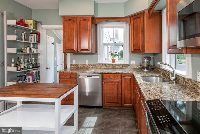 11 S LANNING AVE, Hopewell, NJ 08525