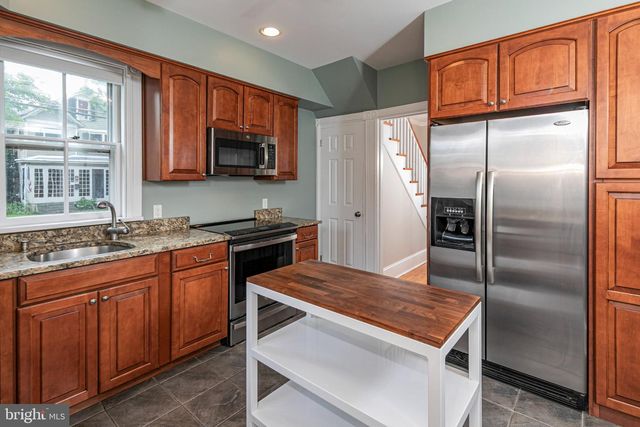 11 S LANNING AVE, Hopewell, NJ 08525
