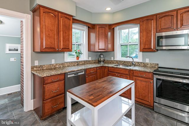 11 S LANNING AVE, Hopewell, NJ 08525