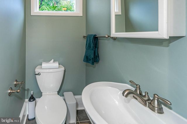11 S LANNING AVE, Hopewell, NJ 08525