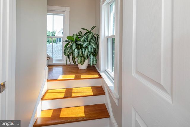 11 S LANNING AVE, Hopewell, NJ 08525