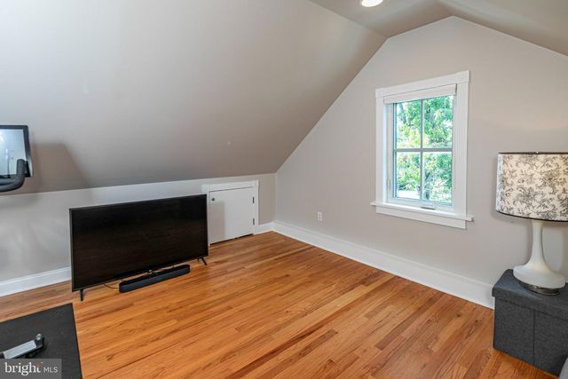 11 S LANNING AVE, Hopewell, NJ 08525