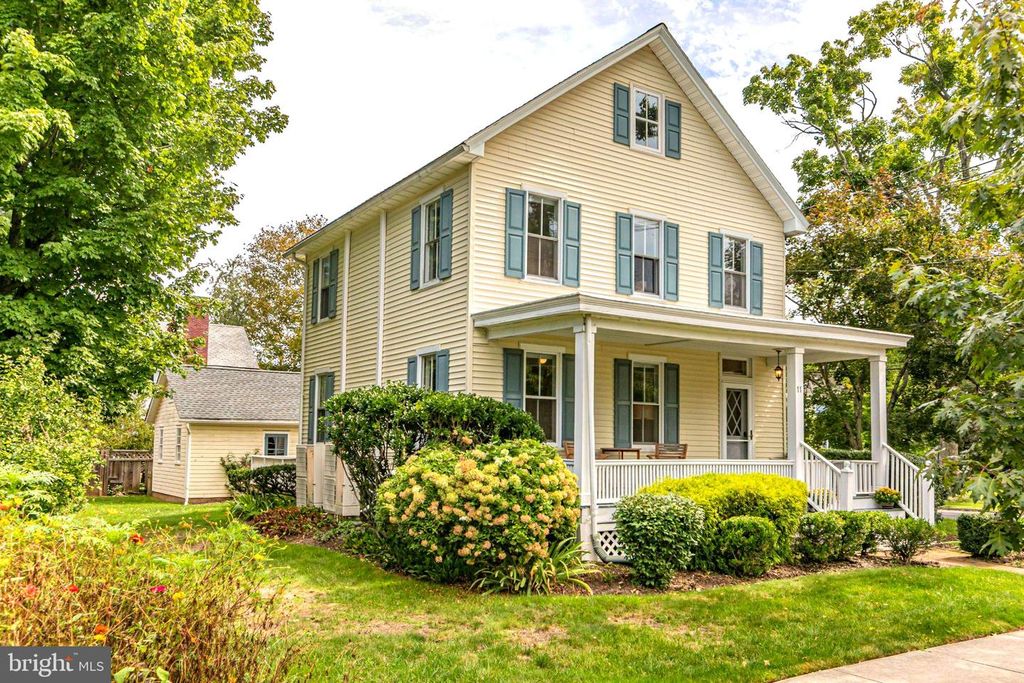 11 S LANNING AVE, Hopewell, NJ 08525