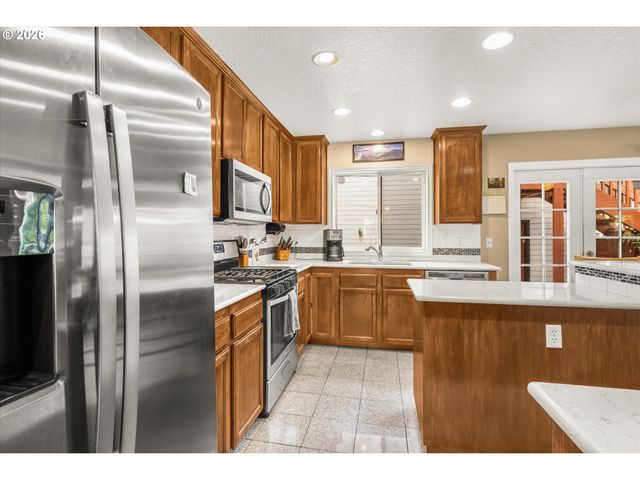 14880 Se OREGON TRAIL Dr, Happy Valley, OR 97015