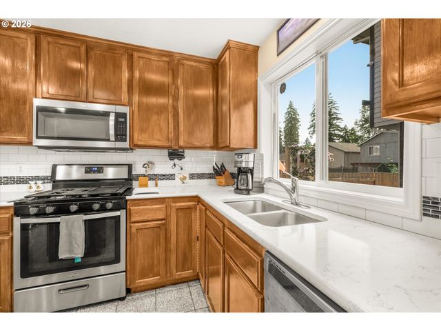 14880 Se OREGON TRAIL Dr, Happy Valley, OR 97015