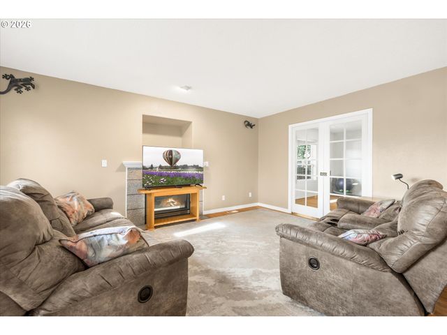 14880 Se OREGON TRAIL Dr, Happy Valley, OR 97015