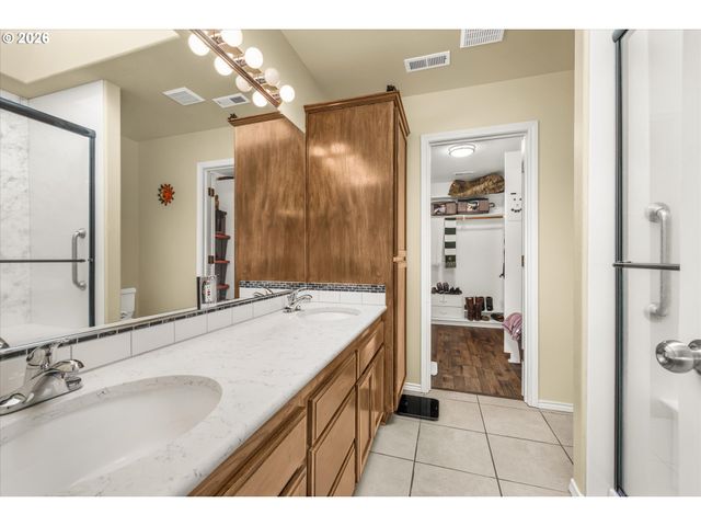 14880 Se OREGON TRAIL Dr, Happy Valley, OR 97015