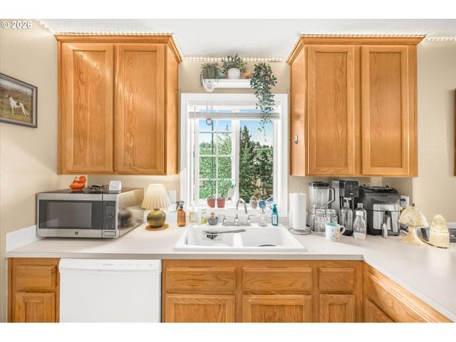 14880 Se OREGON TRAIL Dr, Happy Valley, OR 97015