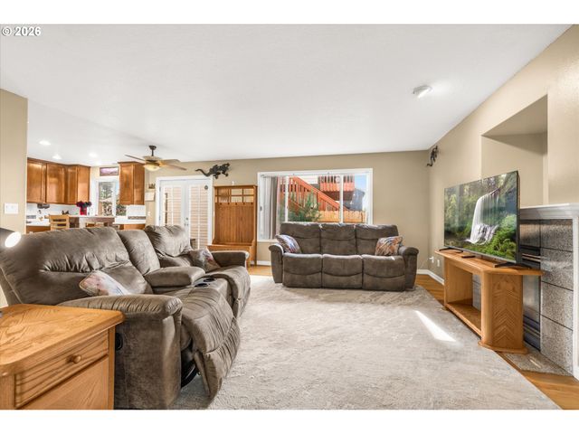 14880 Se OREGON TRAIL Dr, Happy Valley, OR 97015