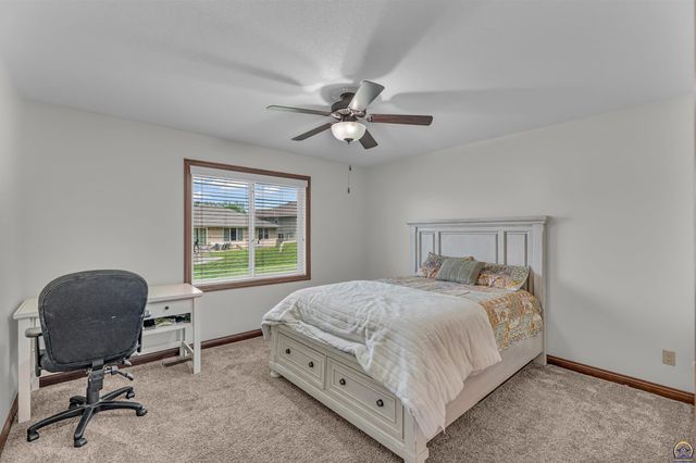 4416 SW Brandywine LN, Topeka, KS 66610