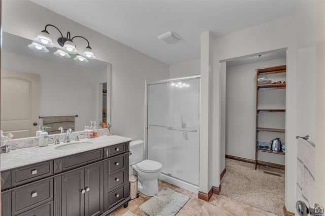 4416 SW Brandywine LN, Topeka, KS 66610