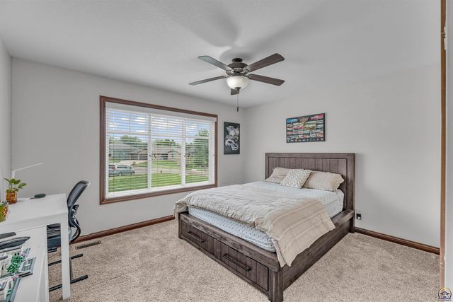 4416 SW Brandywine LN, Topeka, KS 66610