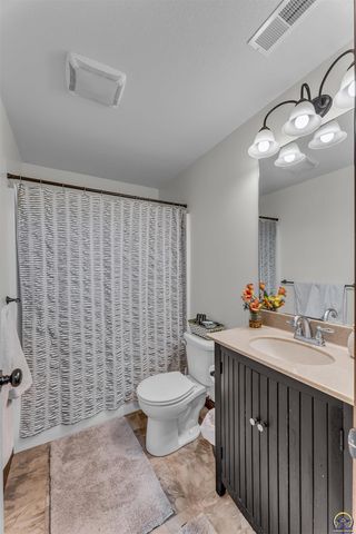 4416 SW Brandywine LN, Topeka, KS 66610