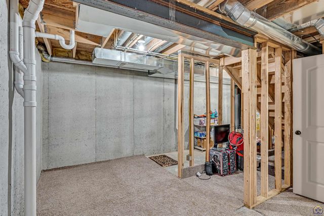 4416 SW Brandywine LN, Topeka, KS 66610