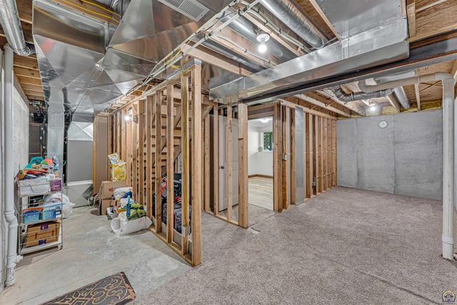 4416 SW Brandywine LN, Topeka, KS 66610