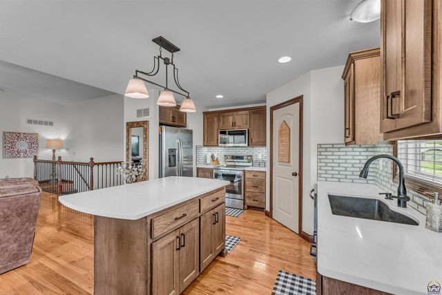 4416 SW Brandywine LN, Topeka, KS 66610