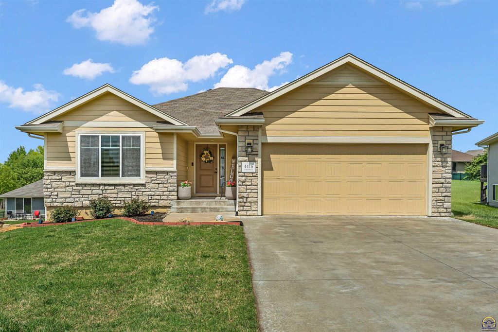 4416 SW Brandywine LN, Topeka, KS 66610