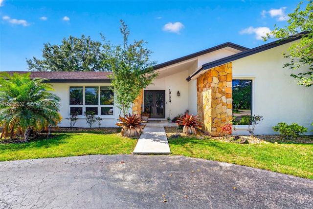 10124 SW 130th Ter, Miami, FL 33176