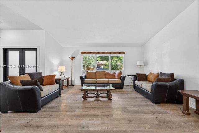 10124 SW 130th Ter, Miami, FL 33176