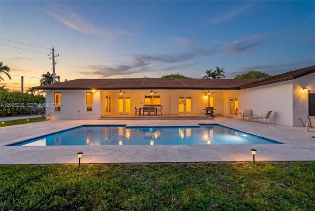 10124 SW 130th Ter, Miami, FL 33176