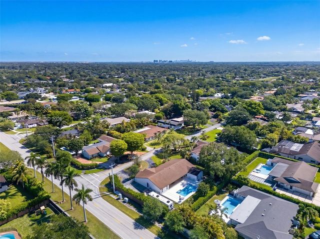 10124 SW 130th Ter, Miami, FL 33176