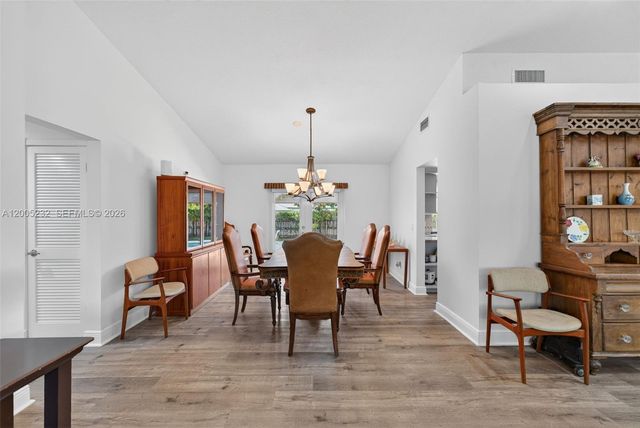 10124 SW 130th Ter, Miami, FL 33176