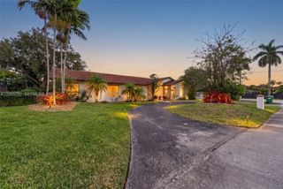 10124 SW 130th Ter, Miami, FL 33176