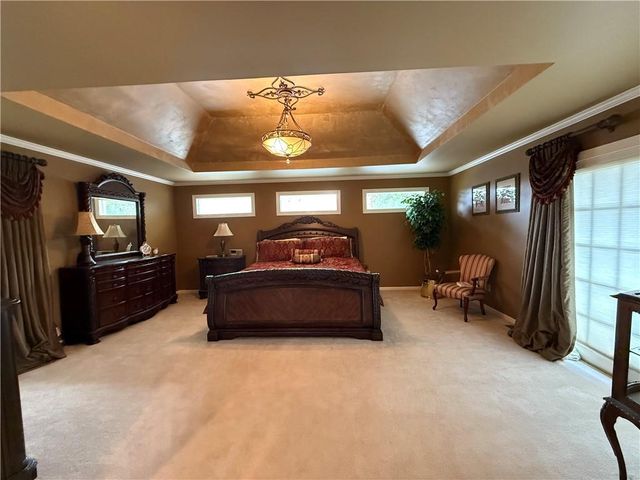 1803 Clearview Drive, Lexington, MO 64067