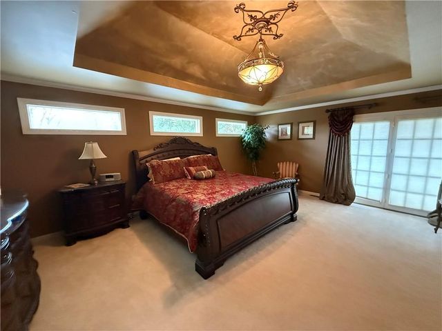 1803 Clearview Drive, Lexington, MO 64067