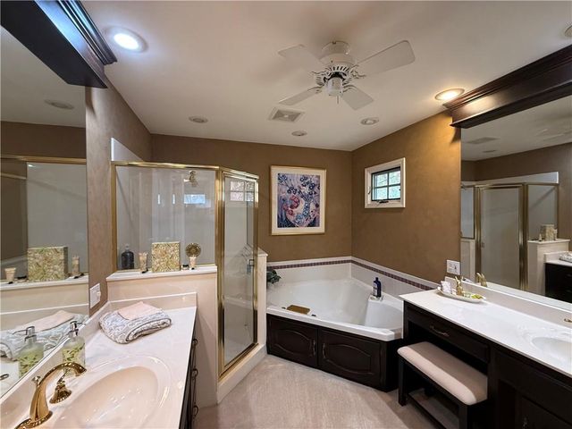 1803 Clearview Drive, Lexington, MO 64067