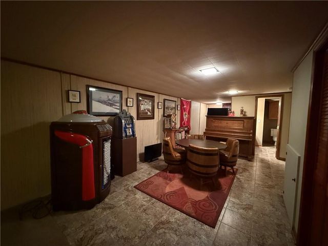 1803 Clearview Drive, Lexington, MO 64067