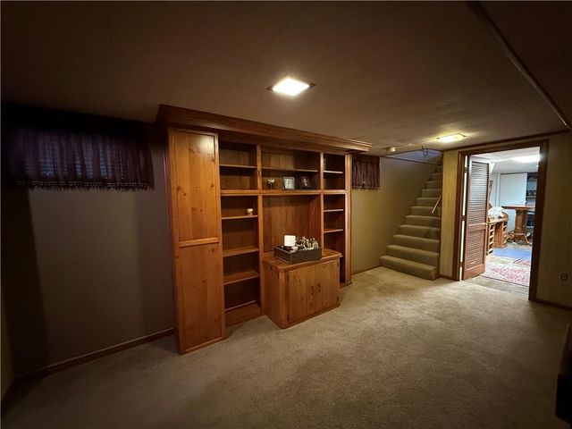 1803 Clearview Drive, Lexington, MO 64067