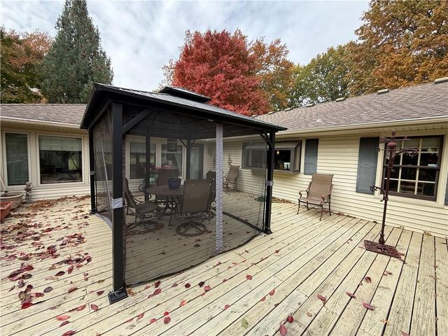 1803 Clearview Drive, Lexington, MO 64067